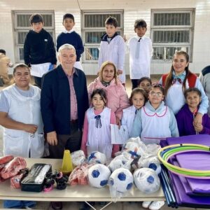entrega elementos deportivos nueva esperanza