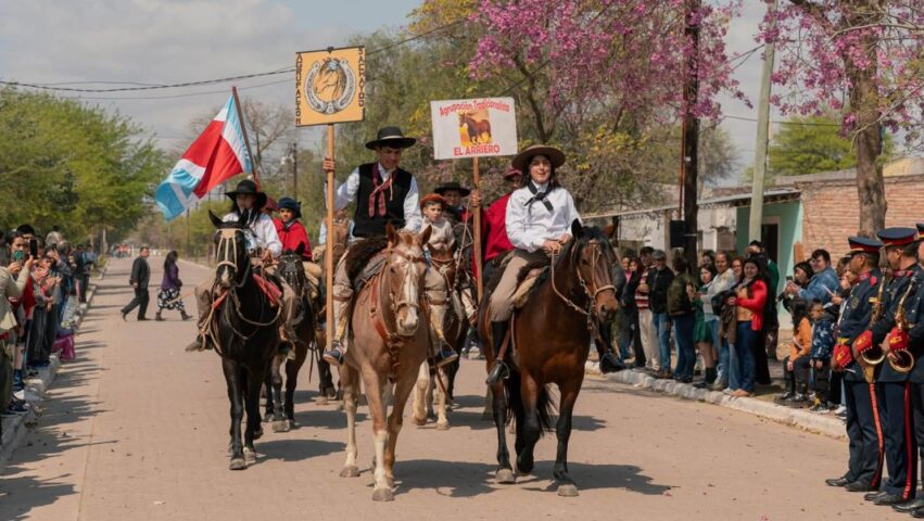 sachayoj desfile civico militar