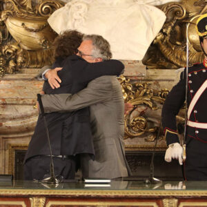 javier-milei-mario-lugones-abrazo