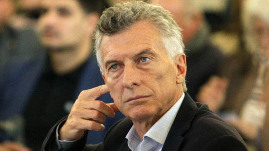 mauricio-macri-serio