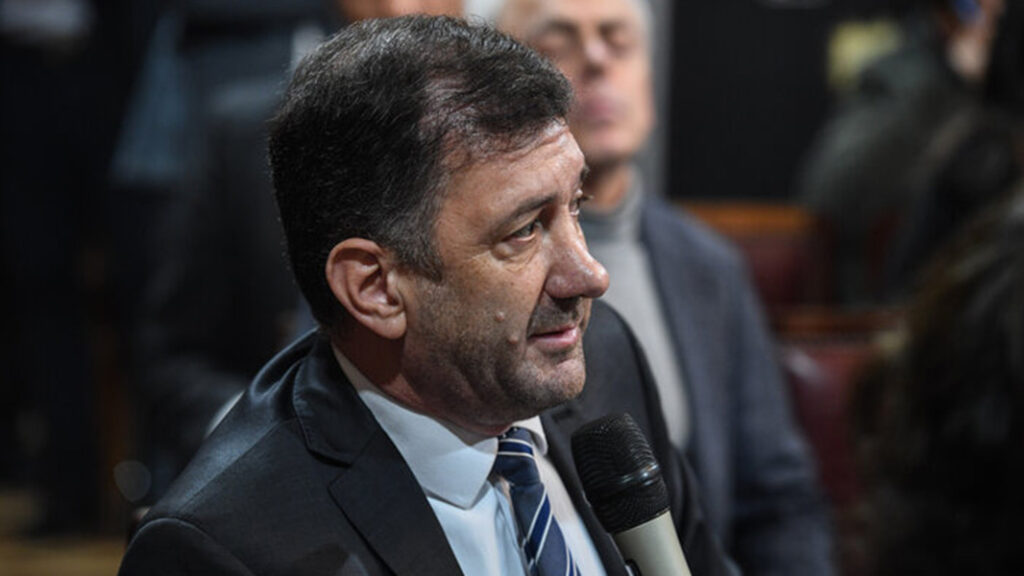 edgardo-kueider-prensa-senado