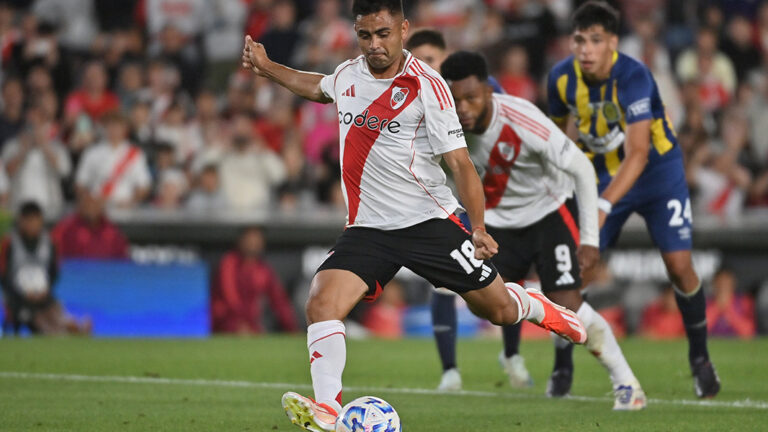 gol-river-pity-martinez