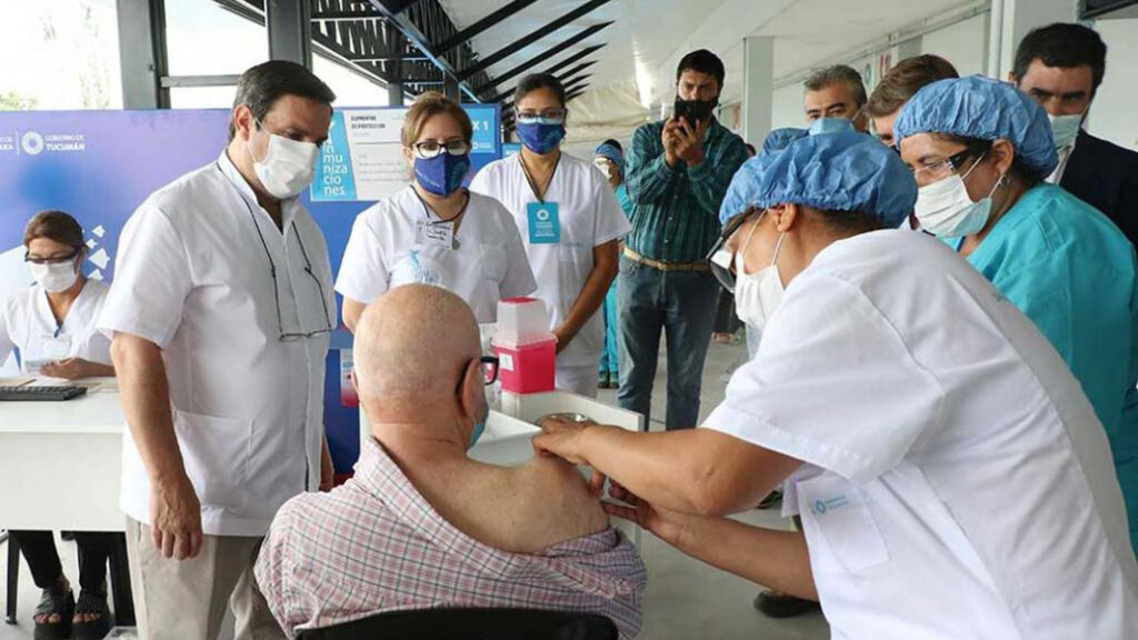 vacunas-viejos-ilustracion