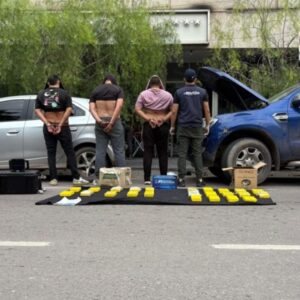 detenidos ladrillos cocaina