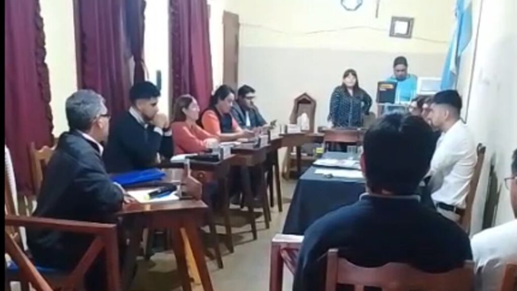 escandalo concejo deliberante monte quemado