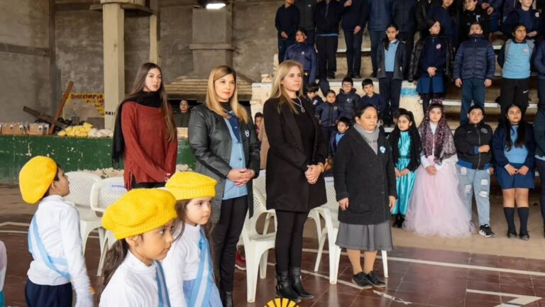 pampa de los guanacos actos escolares