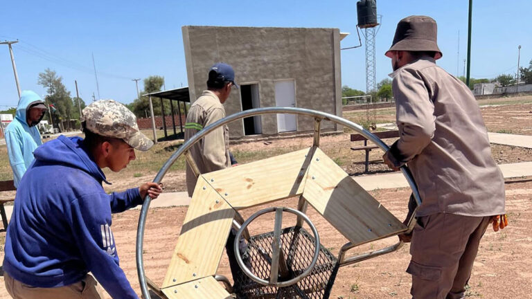 plaza-pampa-de-los-guanacos