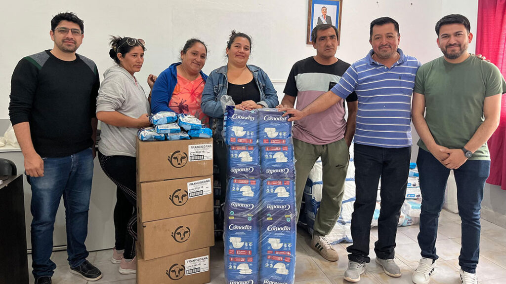 entrega-pañales-leche-monte-quemado