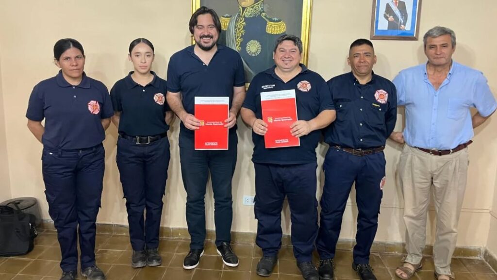 firma convenio bomberos monte quemado1