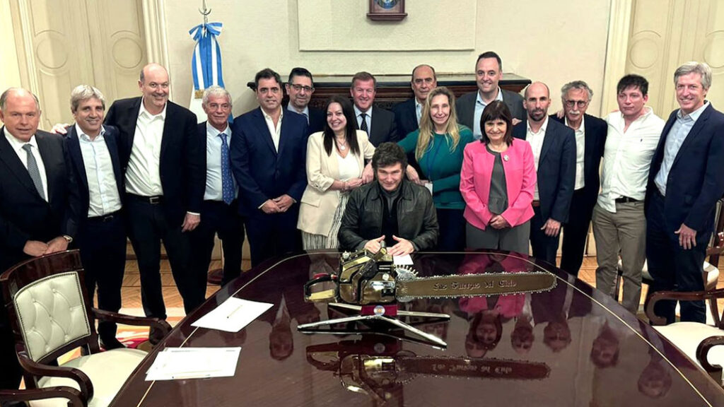 milei-equipo-motosierra