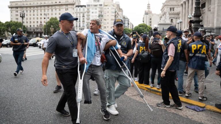 detencion gases palos represion