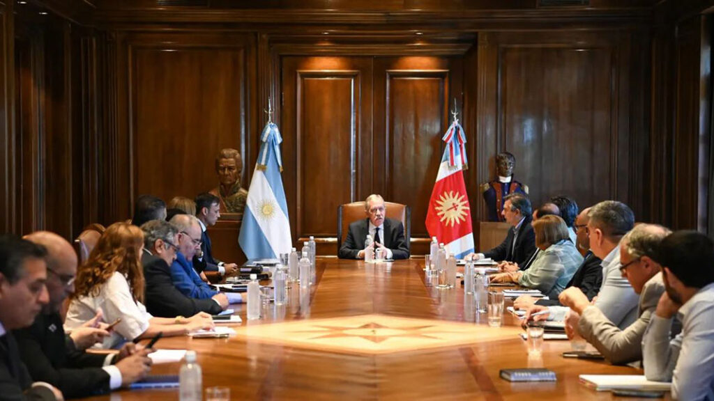 elias-suarez-reunion-gabinete