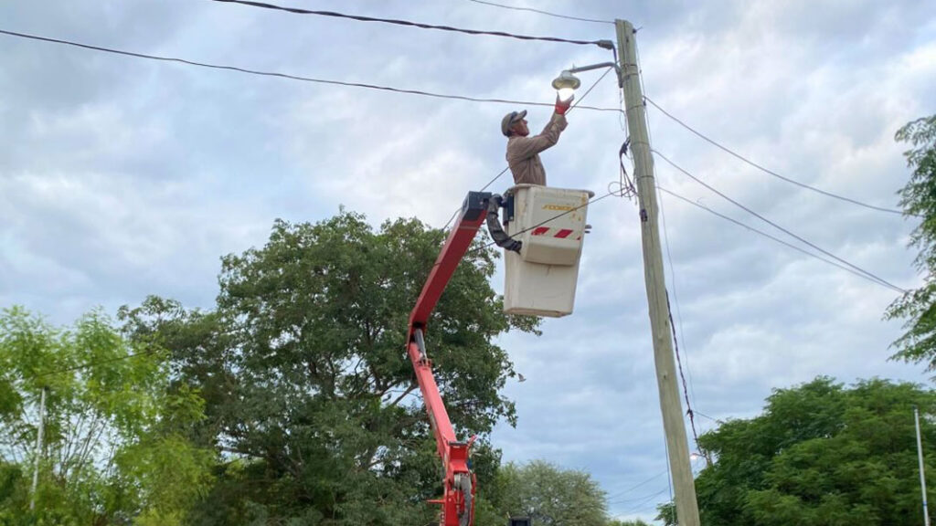 luminaria-alumbrado-publico-pampa-de-los-guanacos