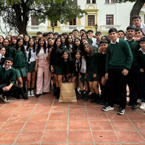 alumnos-sachayoj-casa-de-gobierno