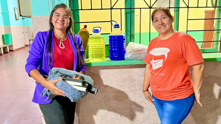 entregaron-insumos-de-limpieza-en-pampa-de-los-guanacos
