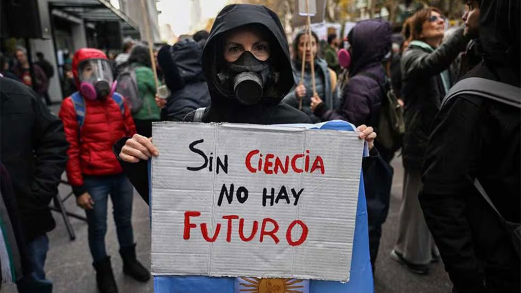 ciencitificos-protesta