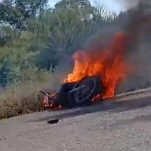 incendio motocicleta ruta