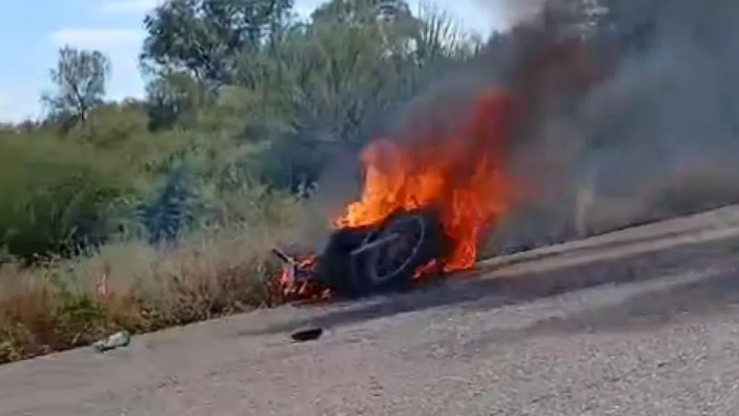incendio motocicleta ruta