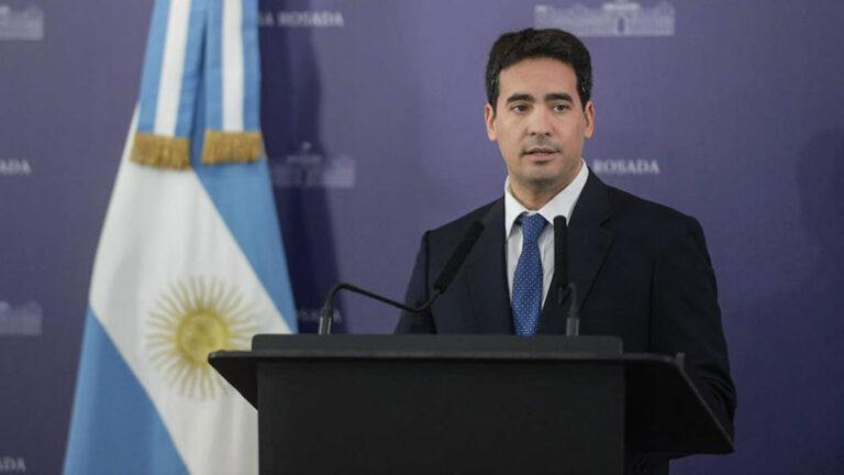 adrian-ravier-vocero-presidencial