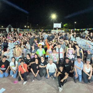 jovenes-plaza-bicentenario