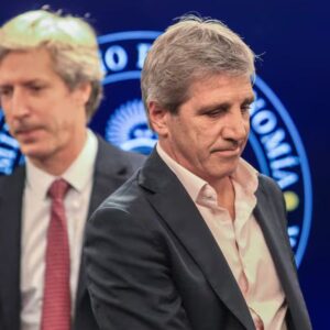 caputo mirada al suelo