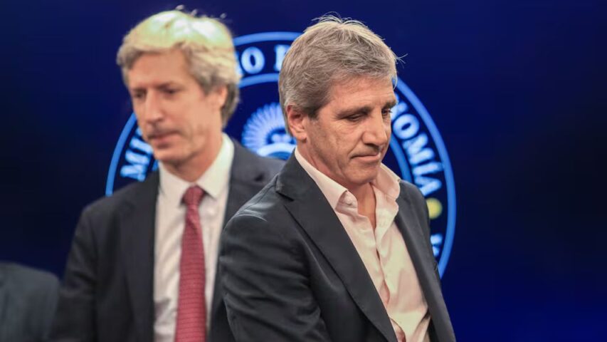 caputo mirada al suelo